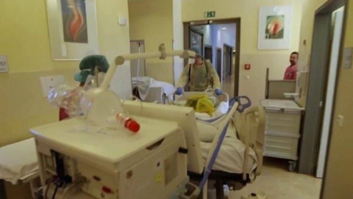 Birleşik Krallık'ta virüs bulaşan 8 çocuğa karaciğer nakli yapıldı