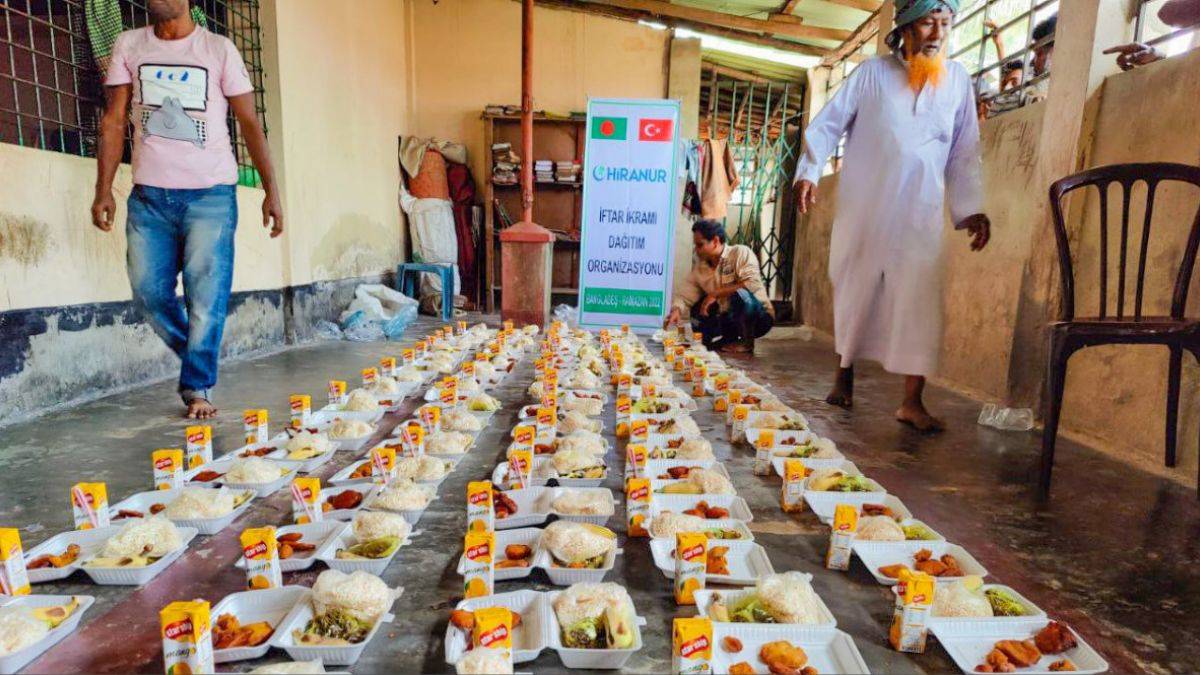 Hiranur İnsanlığa Olan Hizmetini Yıllardır Devam Ettiriyor!