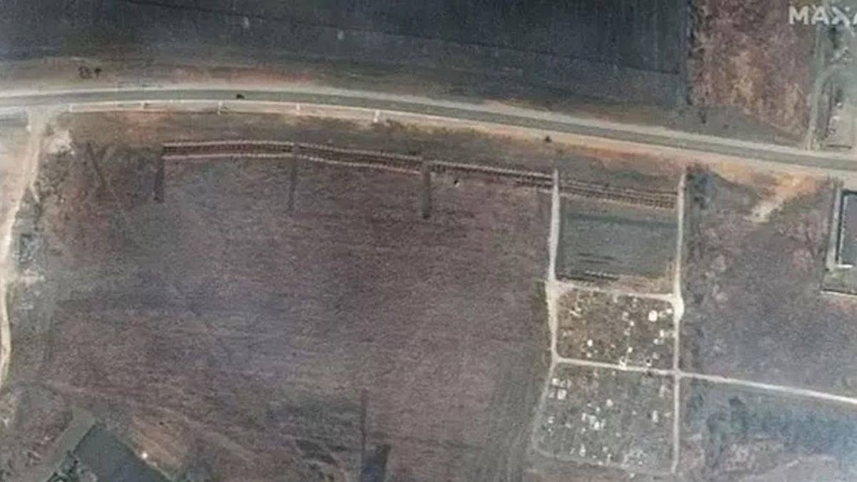 Mariupol'de uydu görüntülerinden yeni toplu mezar tespit edildi