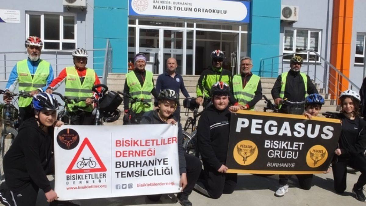  Balıkesir’de öğrenciler bisiklet şenliğinde buluştu