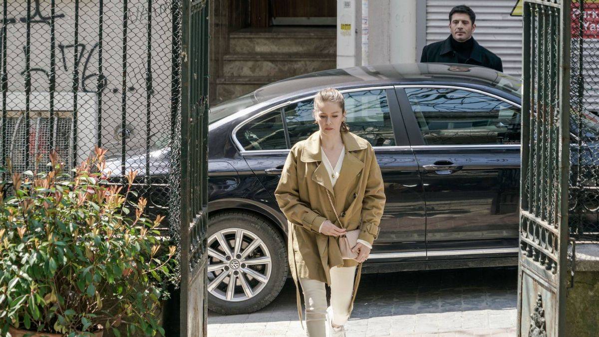 Camdaki Kız dizi 40. bölüm izle | Kanal D Camdaki Kız son bölüm tek parça izle (40.bölüm)