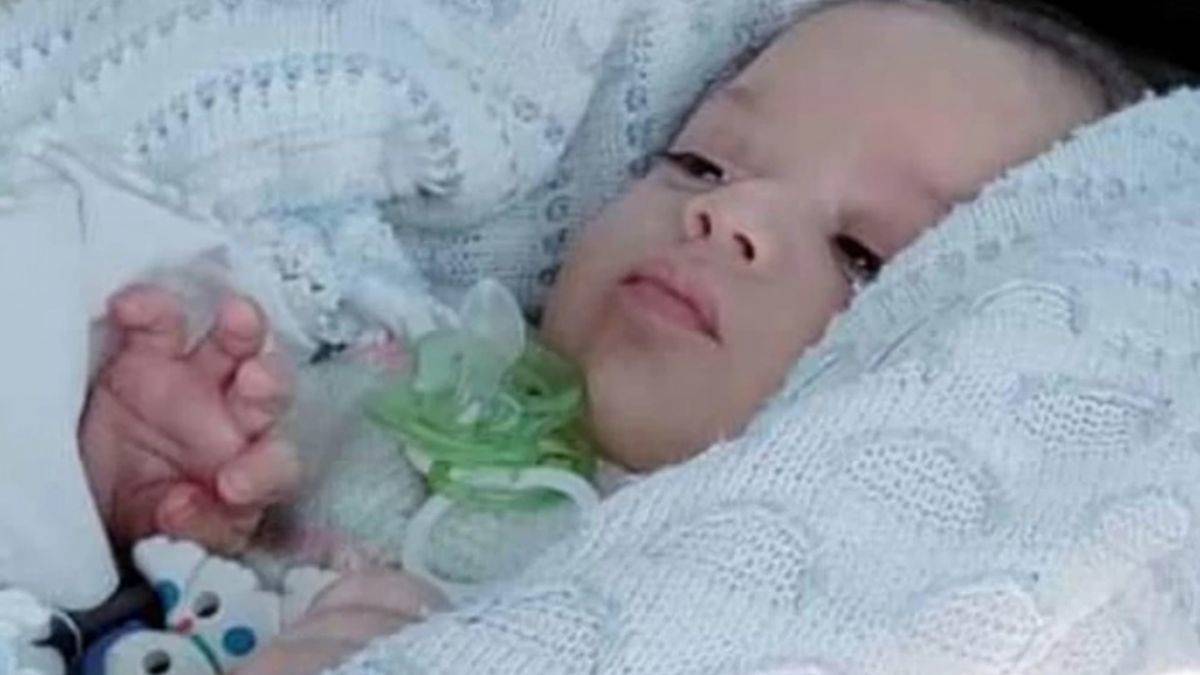 Samsun'da sehpadan tutunurken düşen bebek hayatını kaybetti