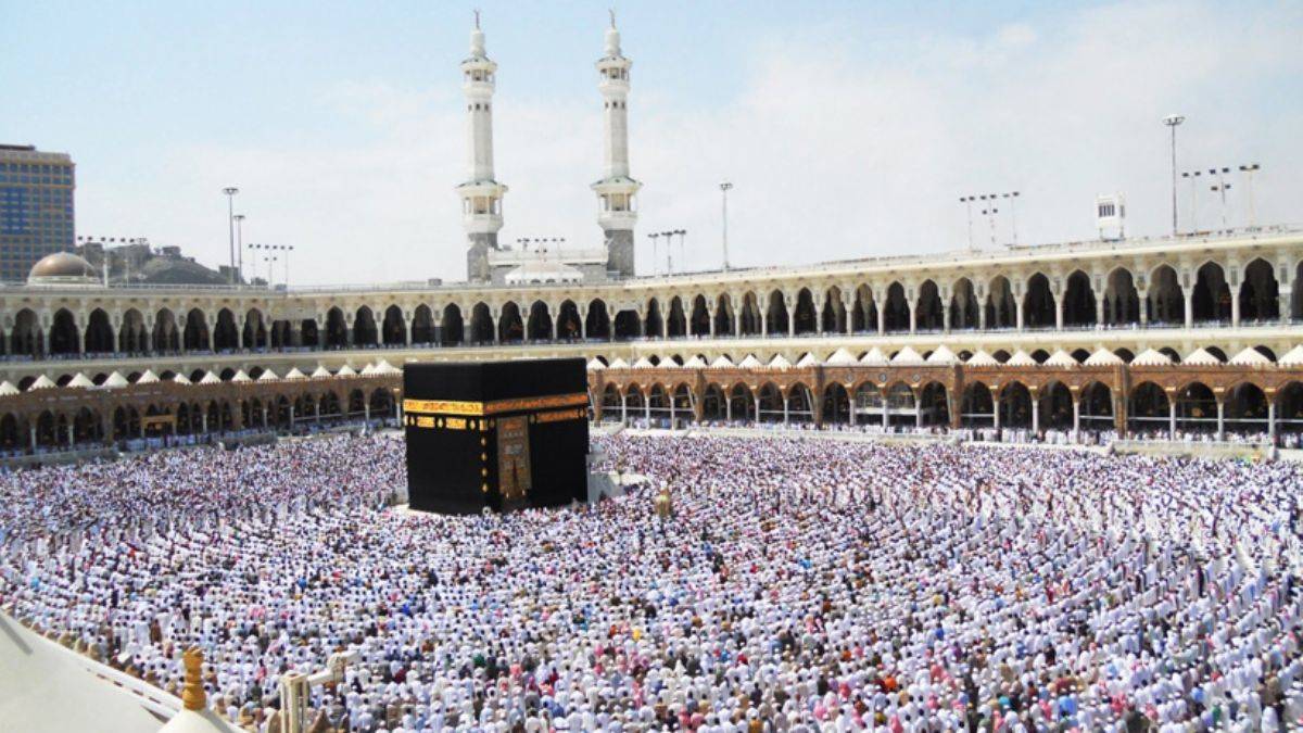 Diyanet'ten umre fiyatlarına zam!