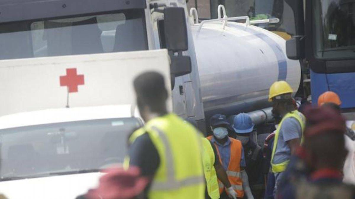 Nijerya'da patlama; en az 100 kişi öldü