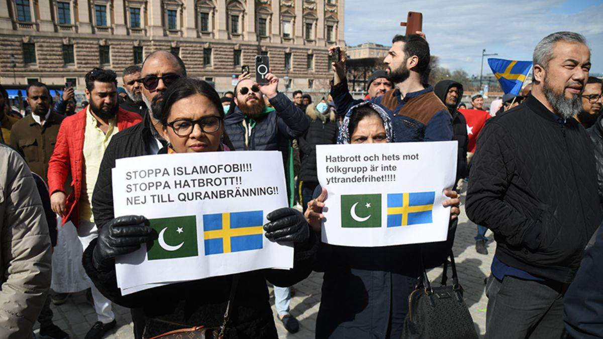 İsveç'te protesto; 'Kur'an-ı Kerim yakılmasına son verin'