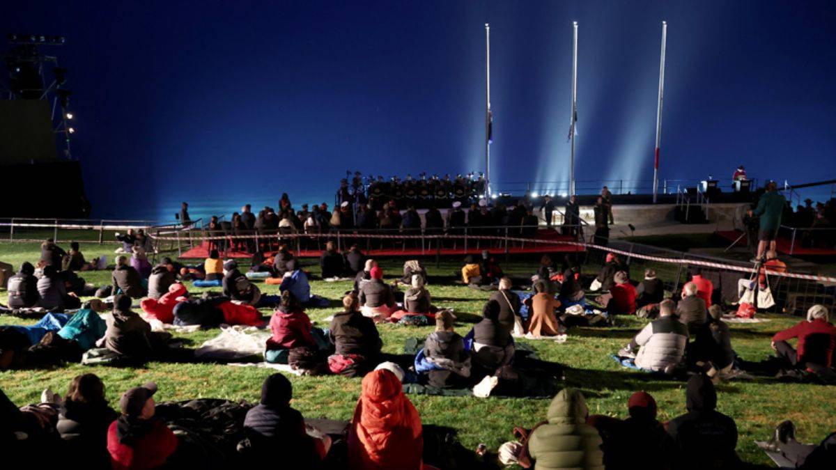 Anzak Koyu'nda ''Şafak ayini'' yapıldı