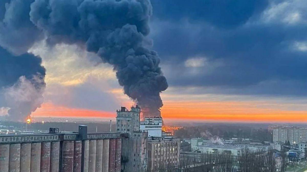Rusya’da petrol deposunda yangın!