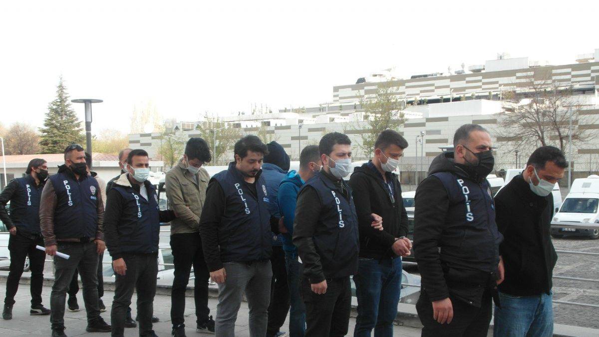 Şener: FETÖ’cüleri bıraksanız general ve yüzbaşı olacaklar