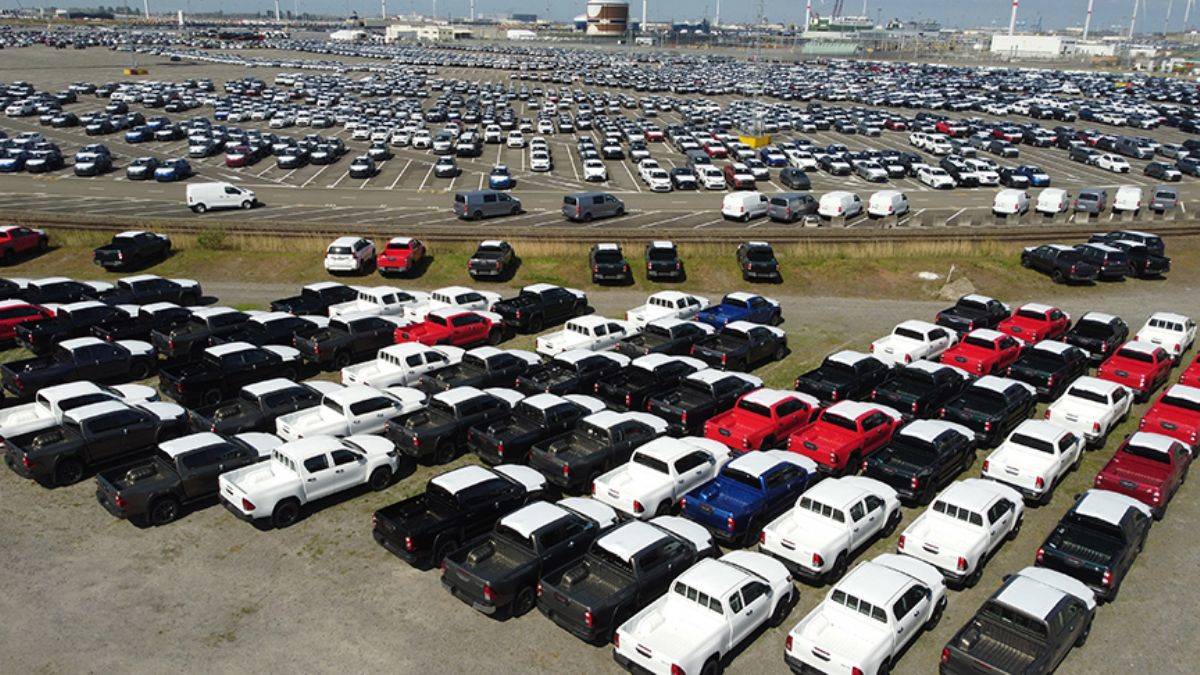 Rusya'ya gidecek binlerce araç beklemeye alındı