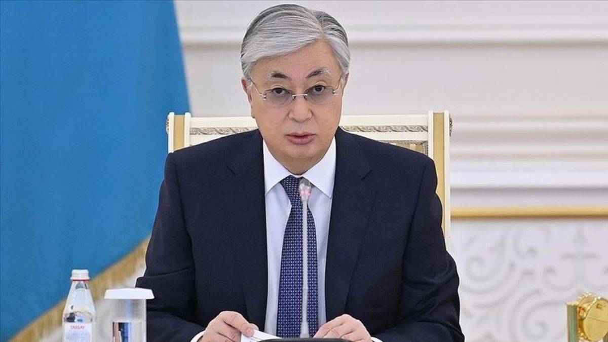 Tokayev, iktidar partisinin genel başkanlığından çekildi