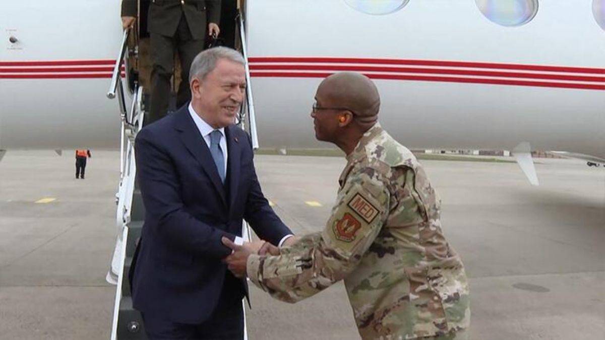 Bakan Akar, Ramstein Hava Üssü’nde