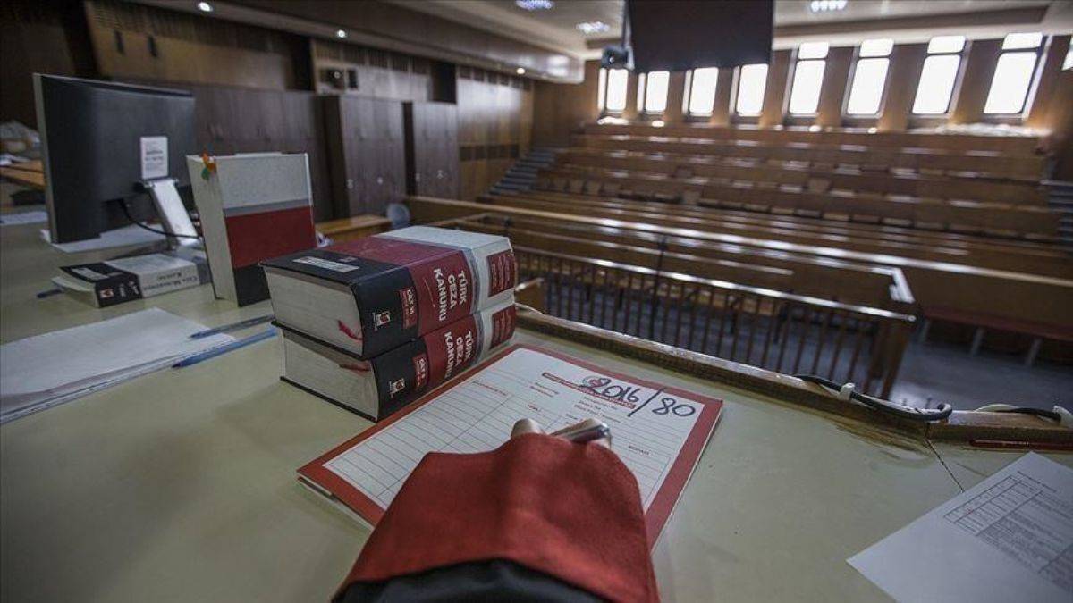 FETÖ'nün 'kaset kumpası' davasında sanıklara ceza yağdı