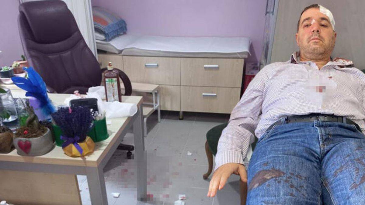 'Beni taciz ediyorsun' diyerek doktorun burnunu kırdı