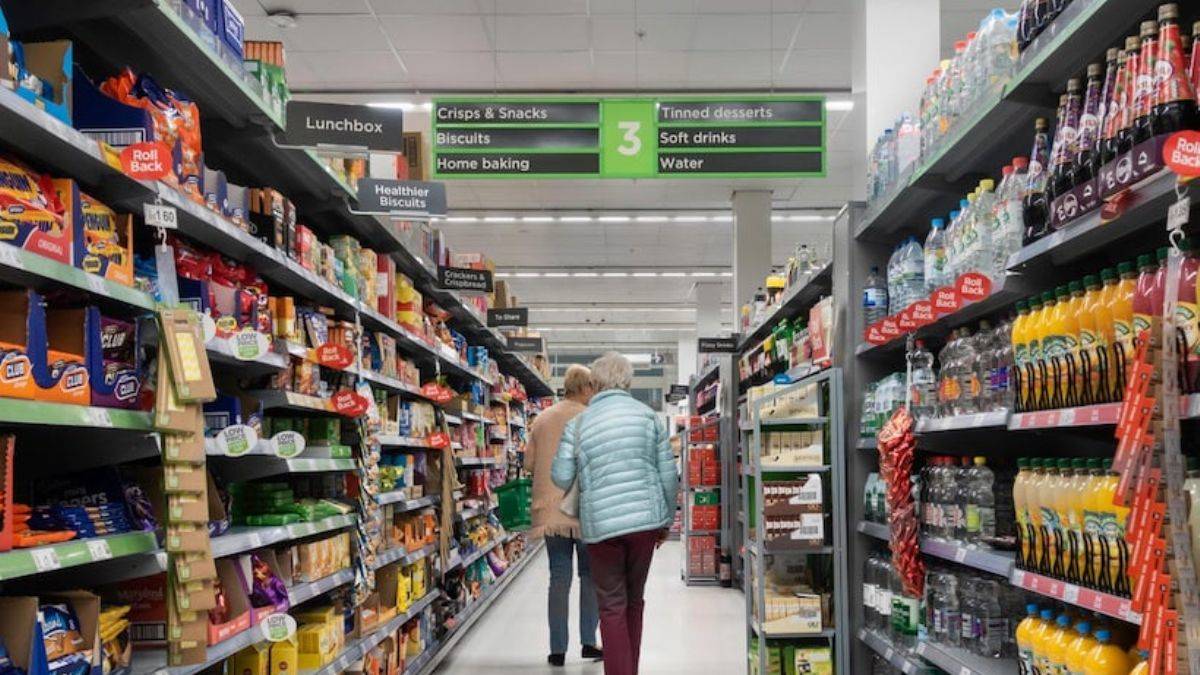 İngiliz market zincirleri hayat pahalılığına karşı fiyat indirimine gidiyor