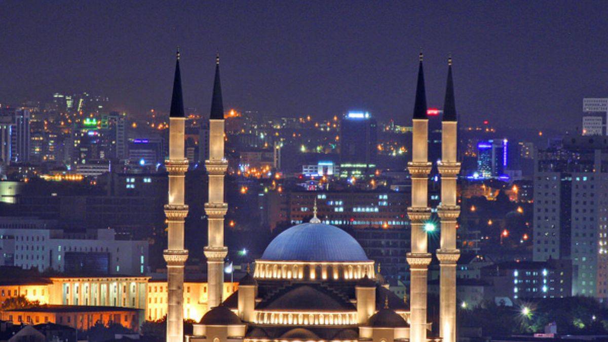 Ankara bayram namazı saat kaçta 2022? Ankara'da Ramazan bayramı namazı saat kaçta kılınacak?