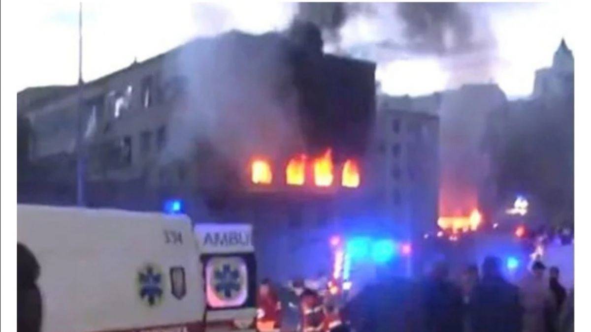 Rusya'dan Kiev şehir merkezine saldırı