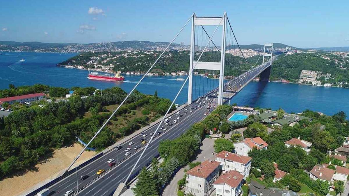 Cuma günü köprüler ücretsiz mi? 29 Nisan Cuma köprü ve yollar bedava mı, paralı mı? Yollar ve köprüler saat kaçta ücretsiz? (30 Nisan Cumartesi)