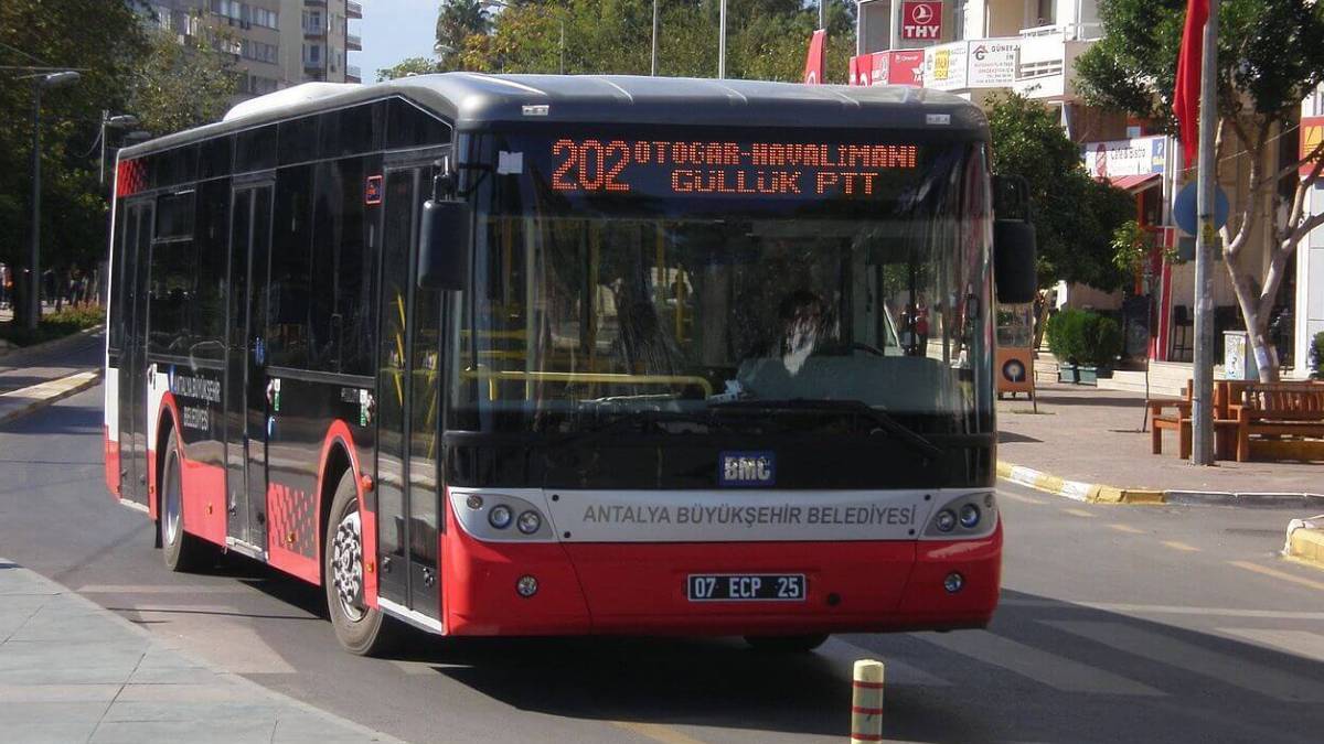 Antalya'da bayramda otobüsler ücretsiz mi? Antalya'da bayramda toplu taşıma (otobüs, metro, Antray) bedava mı, ücretli mi? Antalya'da 1 Mayıs Arife ücretsiz mi?