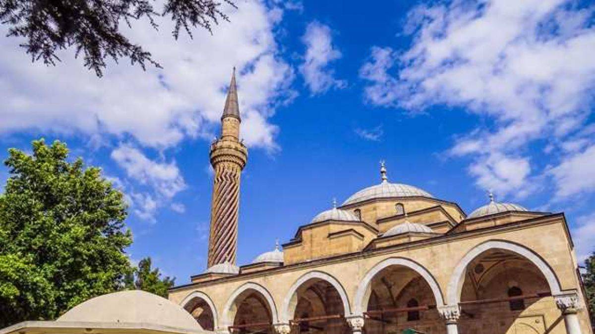 Afyonkarahisar ramazan bayramı namazı vakti 2022 | Afyonkarahisar'da bayram namazı kaçta kılınacak, bayram ezanı kaçta okunacak?