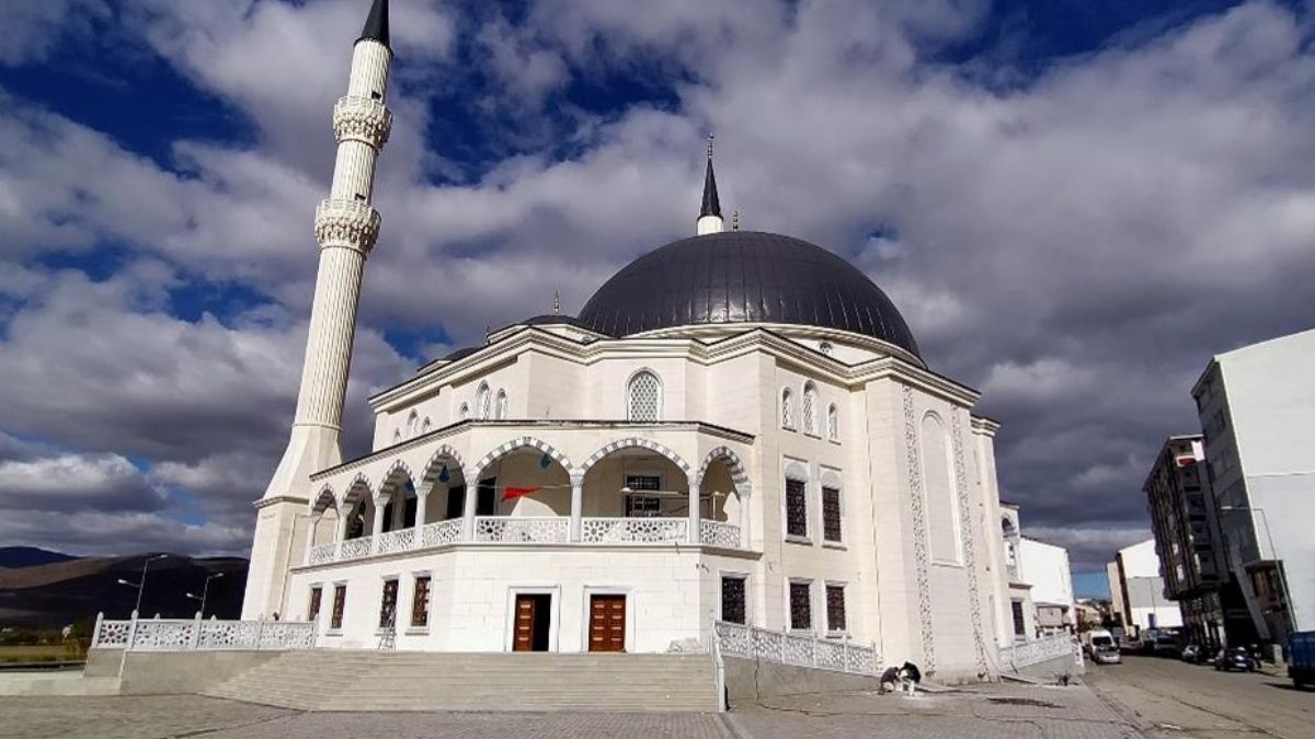 Ardahan bayram namazı ne zaman? Ardahan Ramazan bayramı namazı saat kaçta kılınacak, ezan ne zaman okunacak?