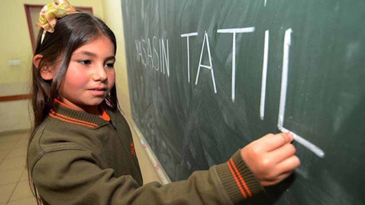 5-6 Mayıs'ta okul var mı? 5-6 Mayıs okul tatil mi, ders olacak mı? 5 Mayıs Perşembe 6 Mayıs Cuma ders işlenecek mi?