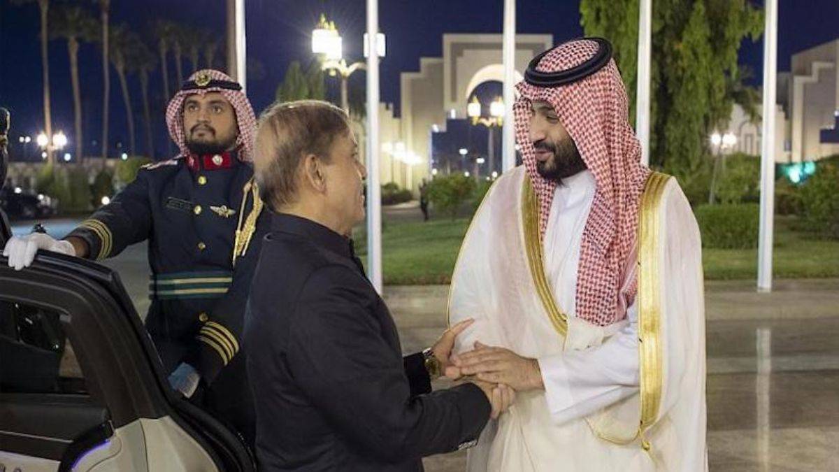 Pakistan Başbakanı Şerif, Suudi Arabistan'da