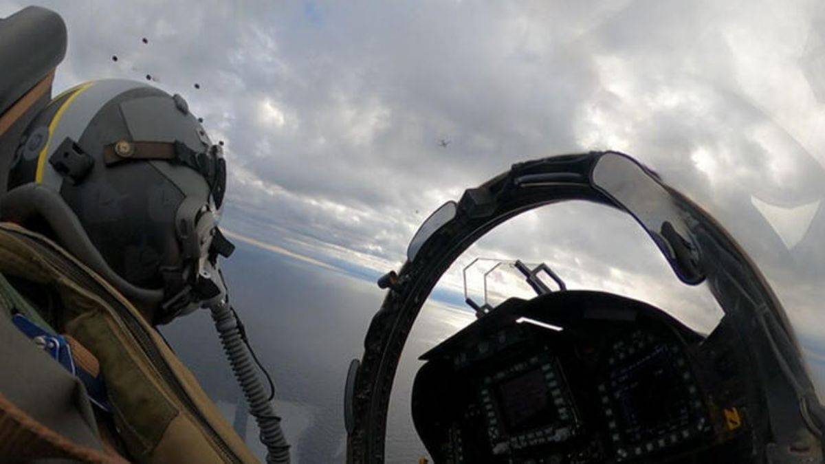 NATO jetleriyle Rus uçaklarının it dalaşı!