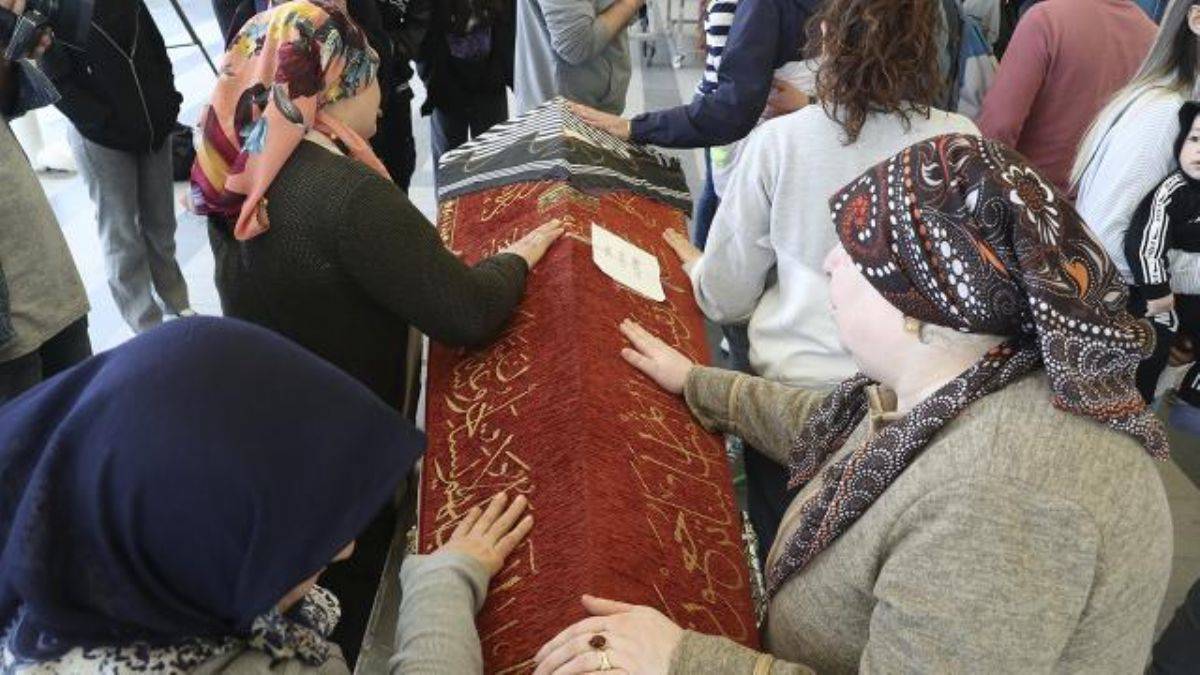 Dışarı çağırdığı kadını öldürdükten sonra kaçtı