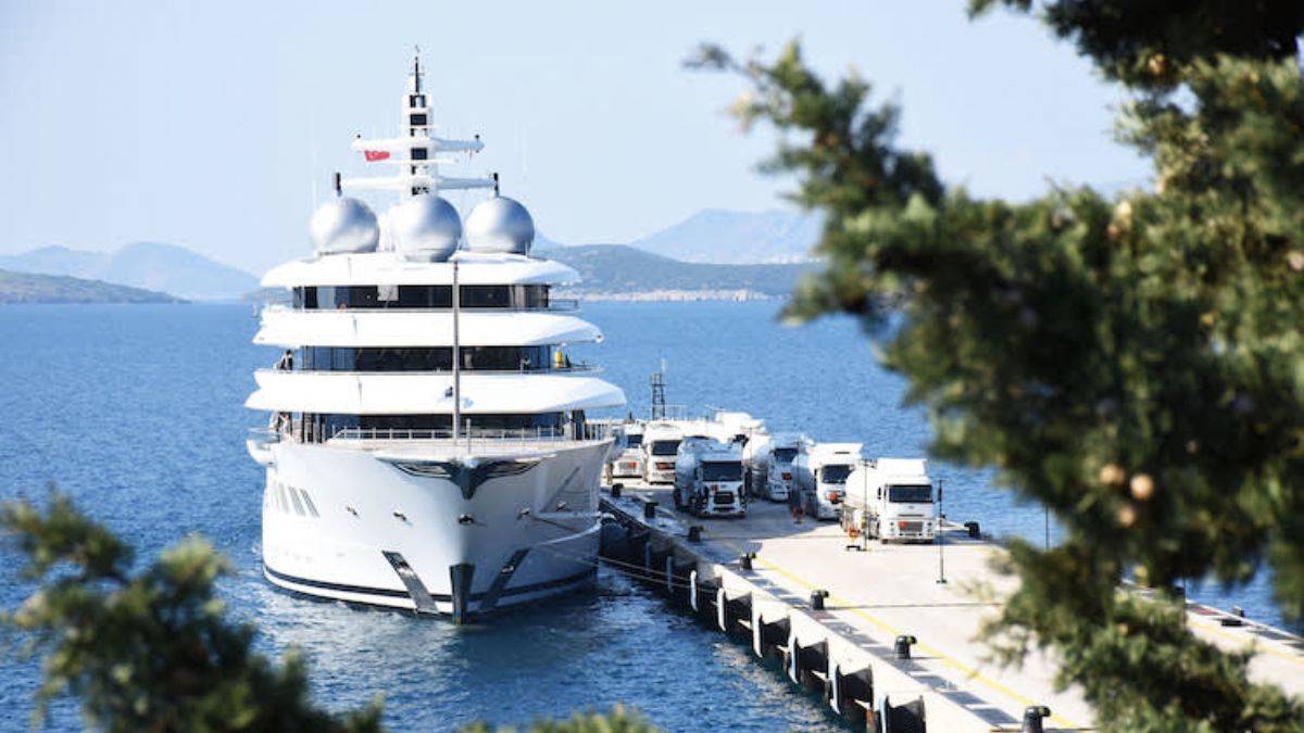 ABD, Rus oligarkın 300 milyon dolarlık yatına el koydu