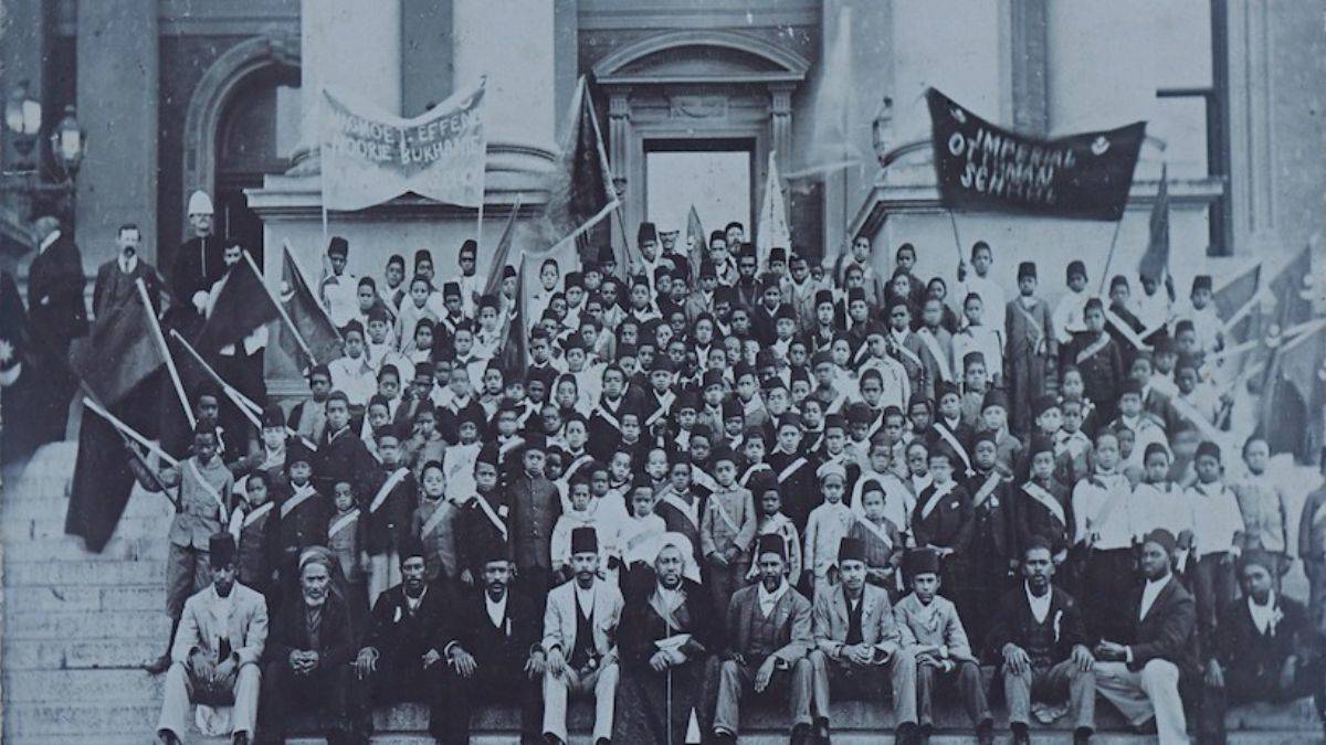 Osmanlı kökenli Türk aile ırkçılığa 'ragbi' ile direndi