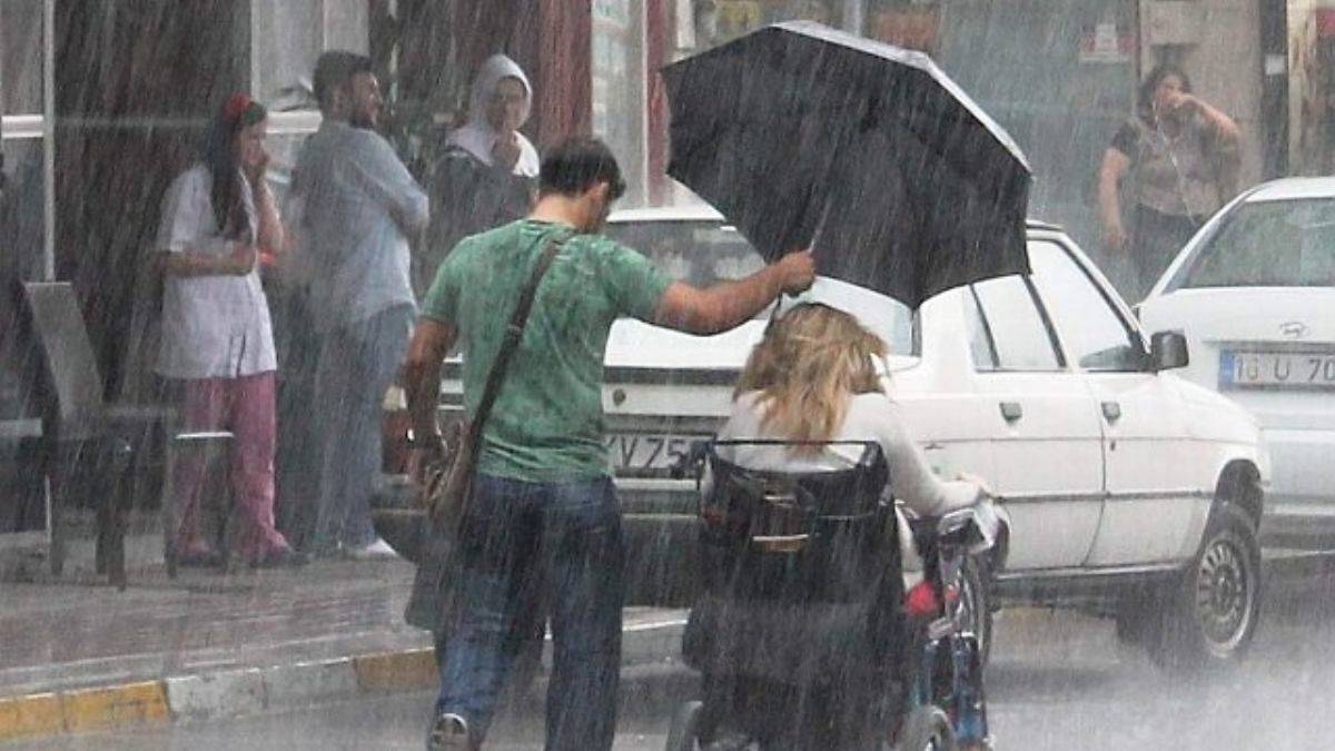 Aynı şemsiye altından dünyaevine