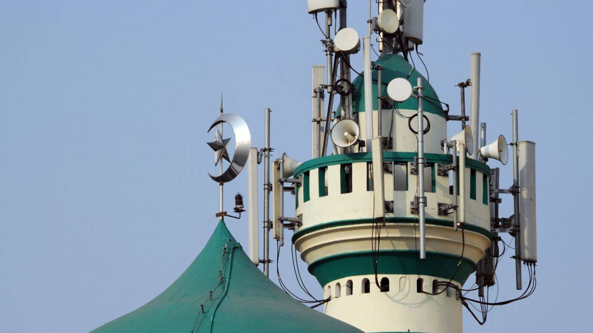 Hindistan'da gerilim: Ezan sesi kısıldı