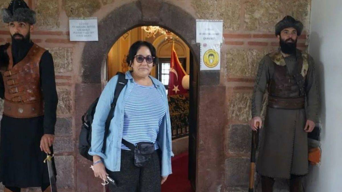 Kübalı hemşirenin Ertuğrul Gazi sevgisi! Miami'den Bilecik'e geldi