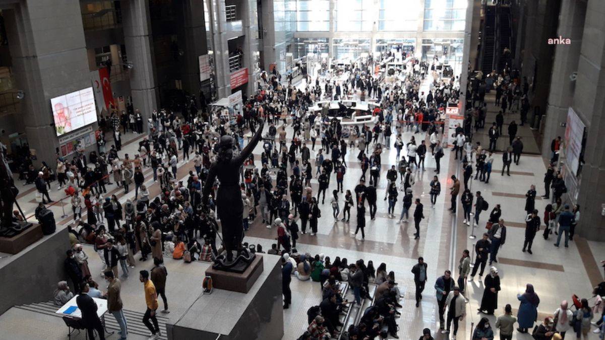 İstanbul'da alınacak 384 icra ve zabit katipliği için 3 bin 233 kişi başvurdu