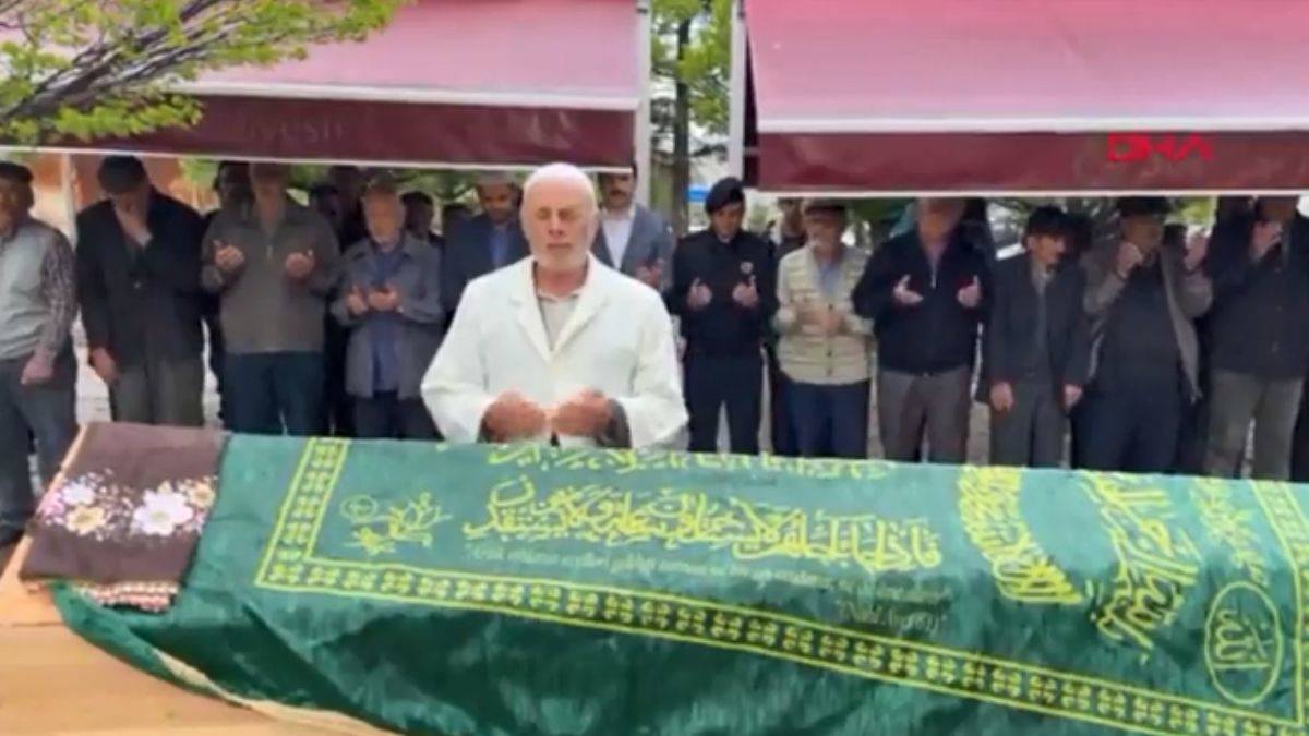 Jandarmaya 'üzümler olunca da gelin' diyen Tevhide nine vefat etti