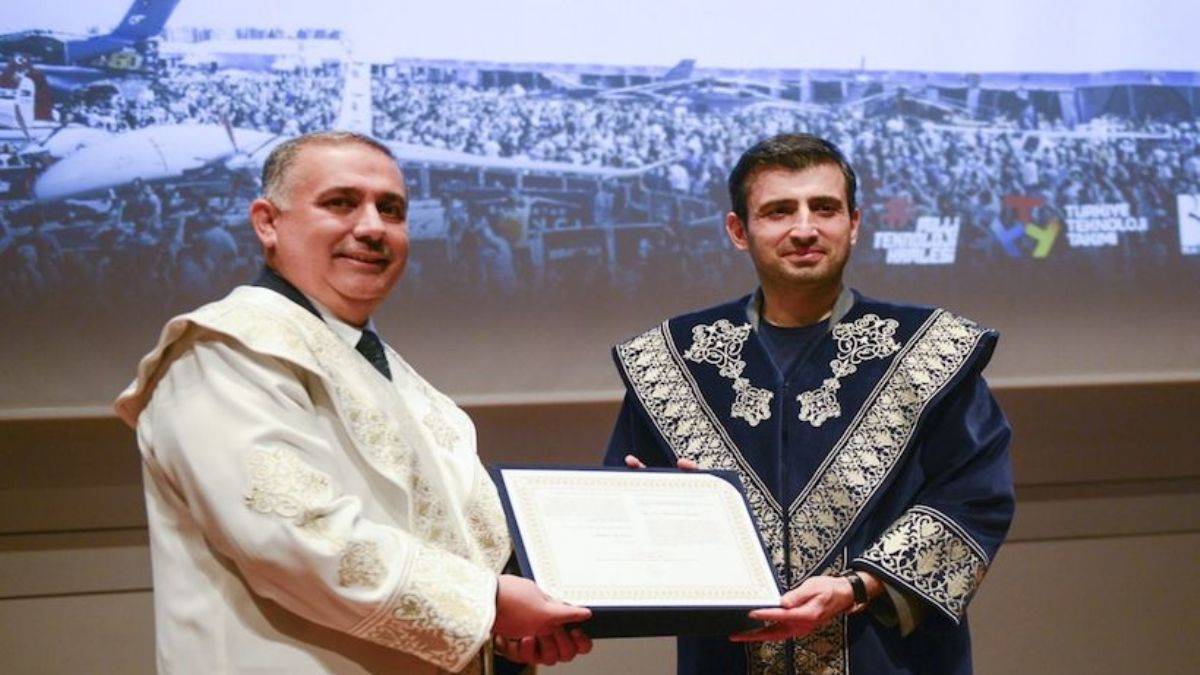 Selçuk Bayraktar'a fahri doktora unvanı