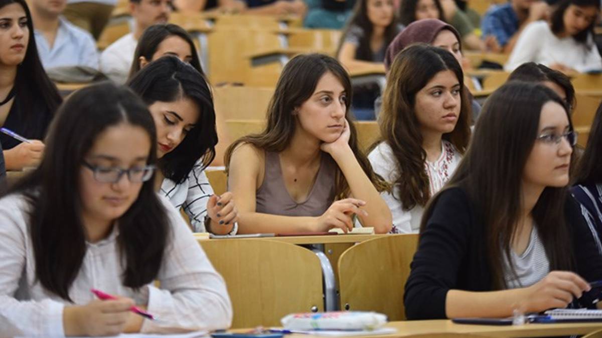 Üniversite öğrenci affı 2022 çıktı mı? Üniversitede okuldan atılanlara af mı geldi? Kaydı silinen lisans (üniversite) öğrencileri yeniden kayıt olabilecek mi?