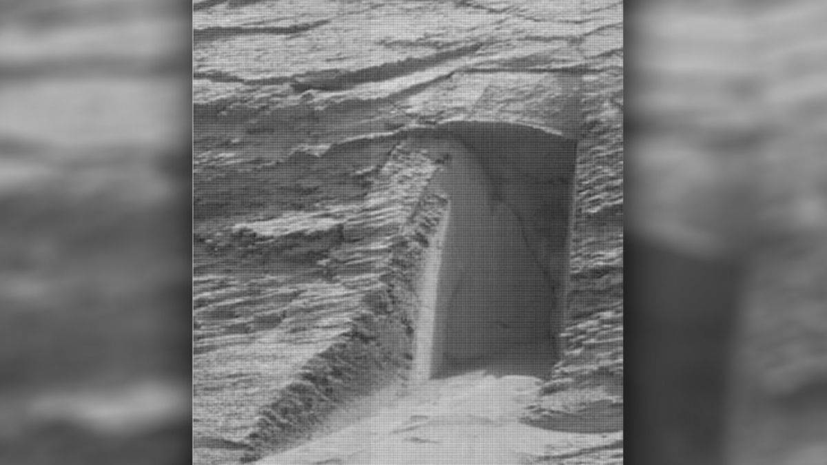 NASA’nın yayınladığı fotoğraf gündem oldu! ''Mars'ta gizemli kapı''