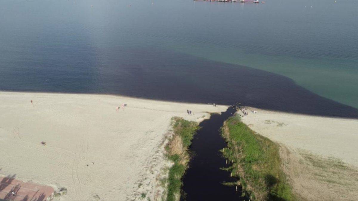 Tekirdağ'da Kınıklı Deresi'nin rengi değişti