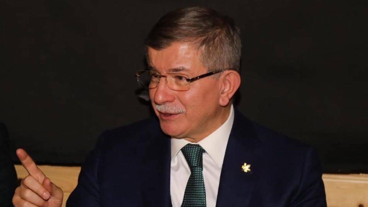 Davutoğlu'ndan Kürtçe müzik yasağına tepki