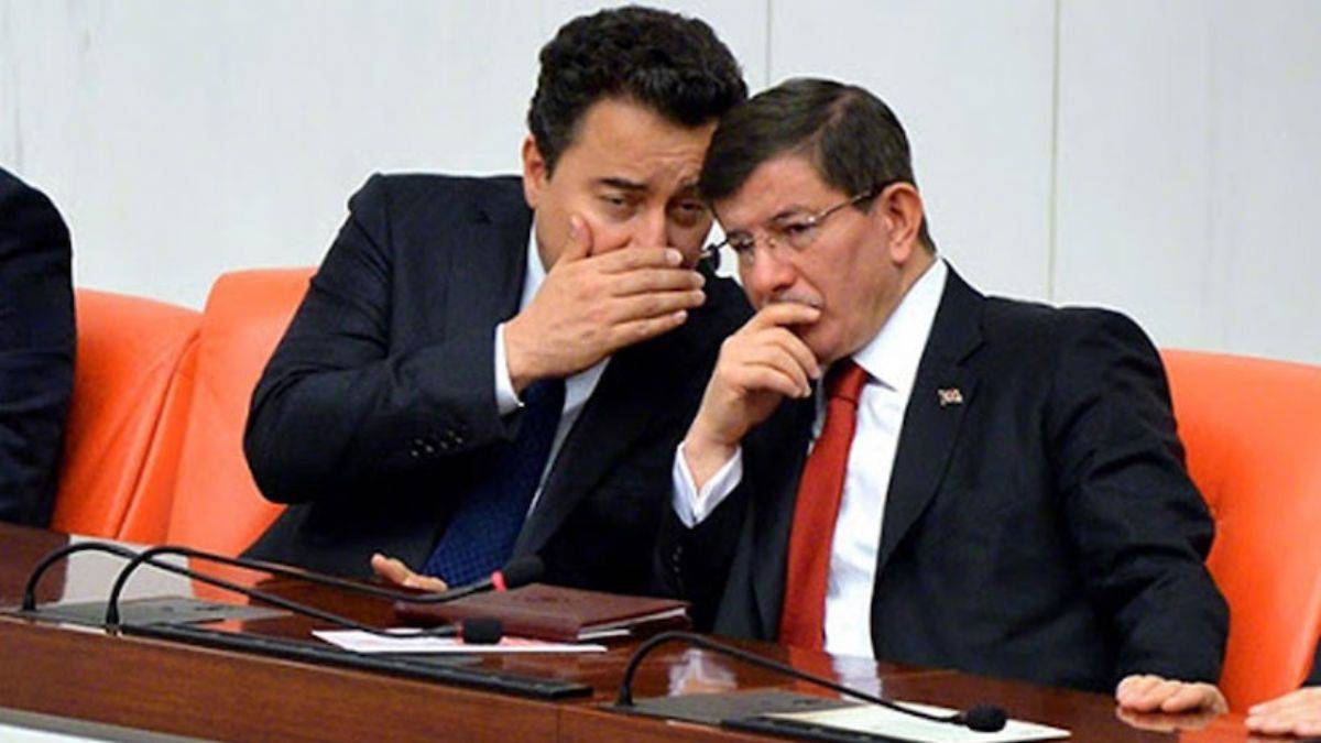 'Davutoğlu'nun uzattığı el Babacan tarafından ısrarla havada bırakılıyor'