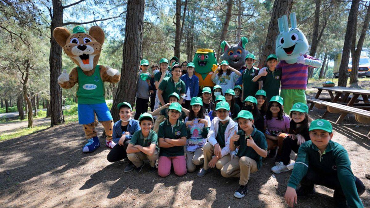 Başakşehirli çevre gönüllüleri Şamlar’da atık topladı