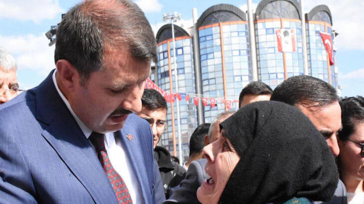 Sivas Valisi Salih Ayhan yeni görevine gözyaşlarıyla uğurlandı