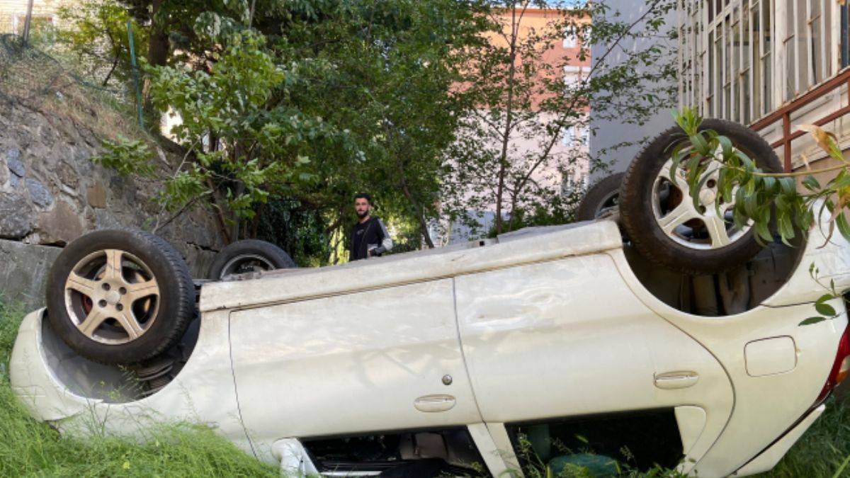 Fren yerine gaza bastı