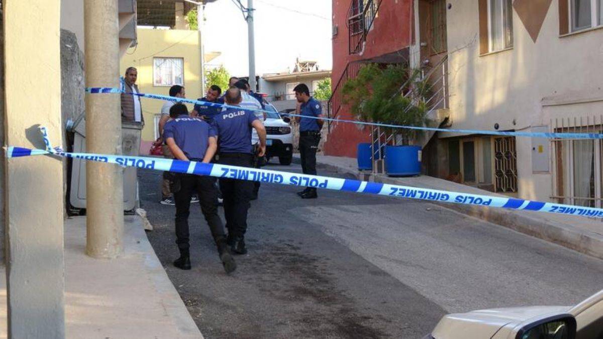 Boşanma aşamasında olduğu eşini öldürdü