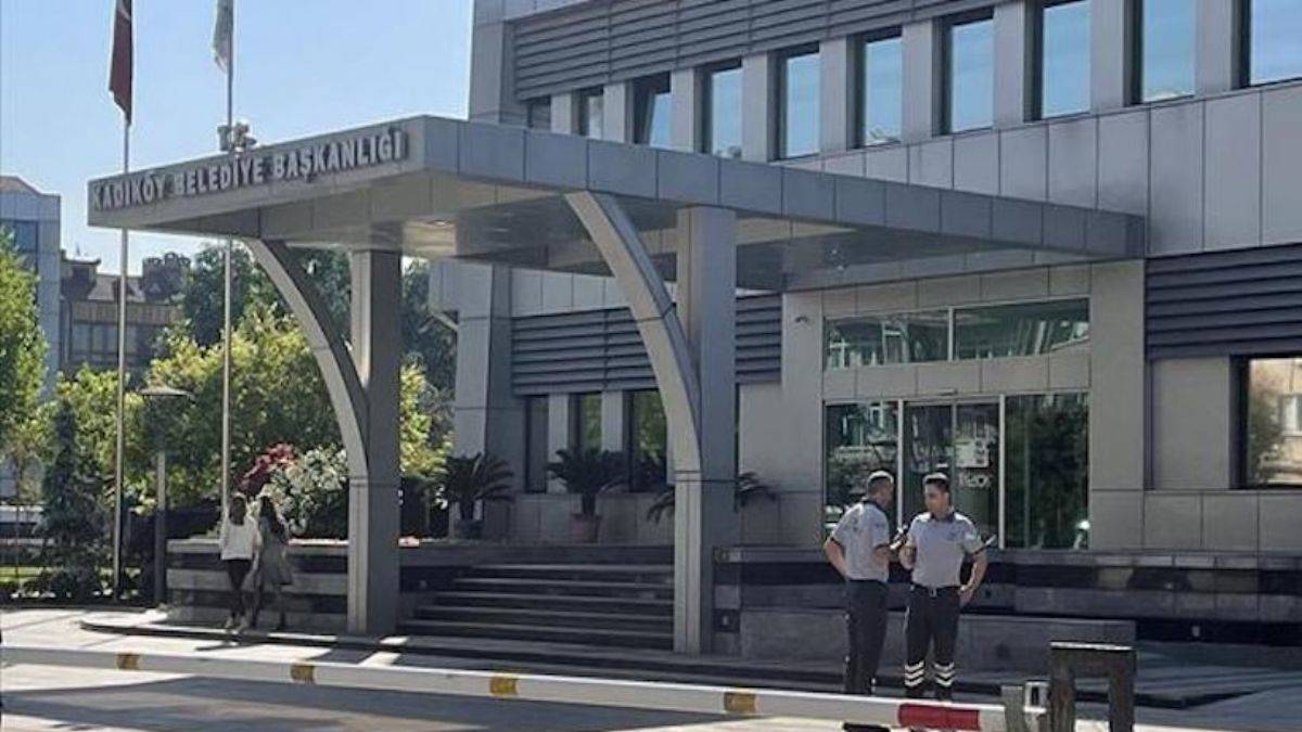 Kadıköy Belediyesi'ndeki rüşvet soruşturması: 32 tutuklama