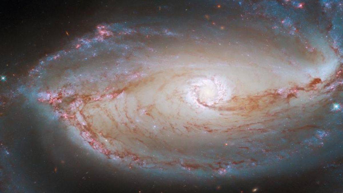 NASA evrende 'tuhaf bir şeyler yaşandığını' gözlemledi