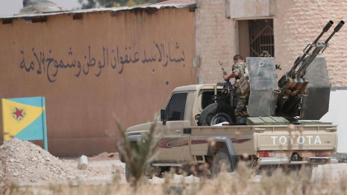 PKK/YPG Suriye'de sivillerin evlerine el koyuyor