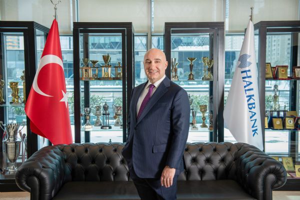 “Türkiye’ye inanıyoruz, gelecek biziz”