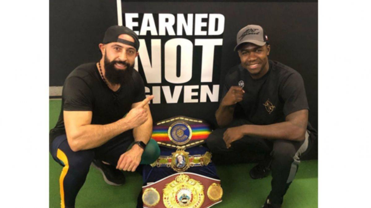 İbrahim Kawi Khalil, Meksikalı Canelo'yu yendi